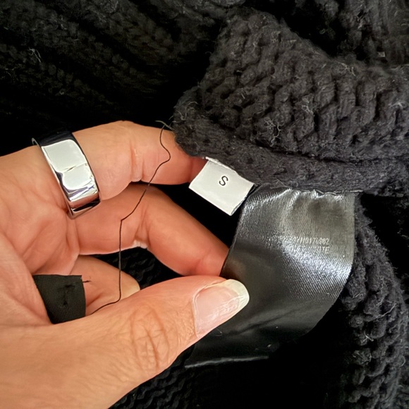 JW ANDERSON Black and Cream Graphic Sweater - Picture 4 of 6